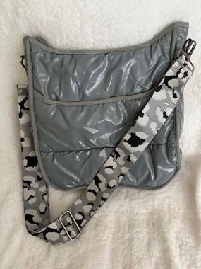 Quilted Crossbody Bag in Glossy Gray with Patterned Strap